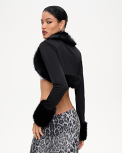 Болеро из трикотажной ткани с мехом