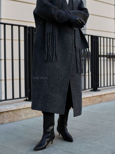 Графитовое пальто с шарфом