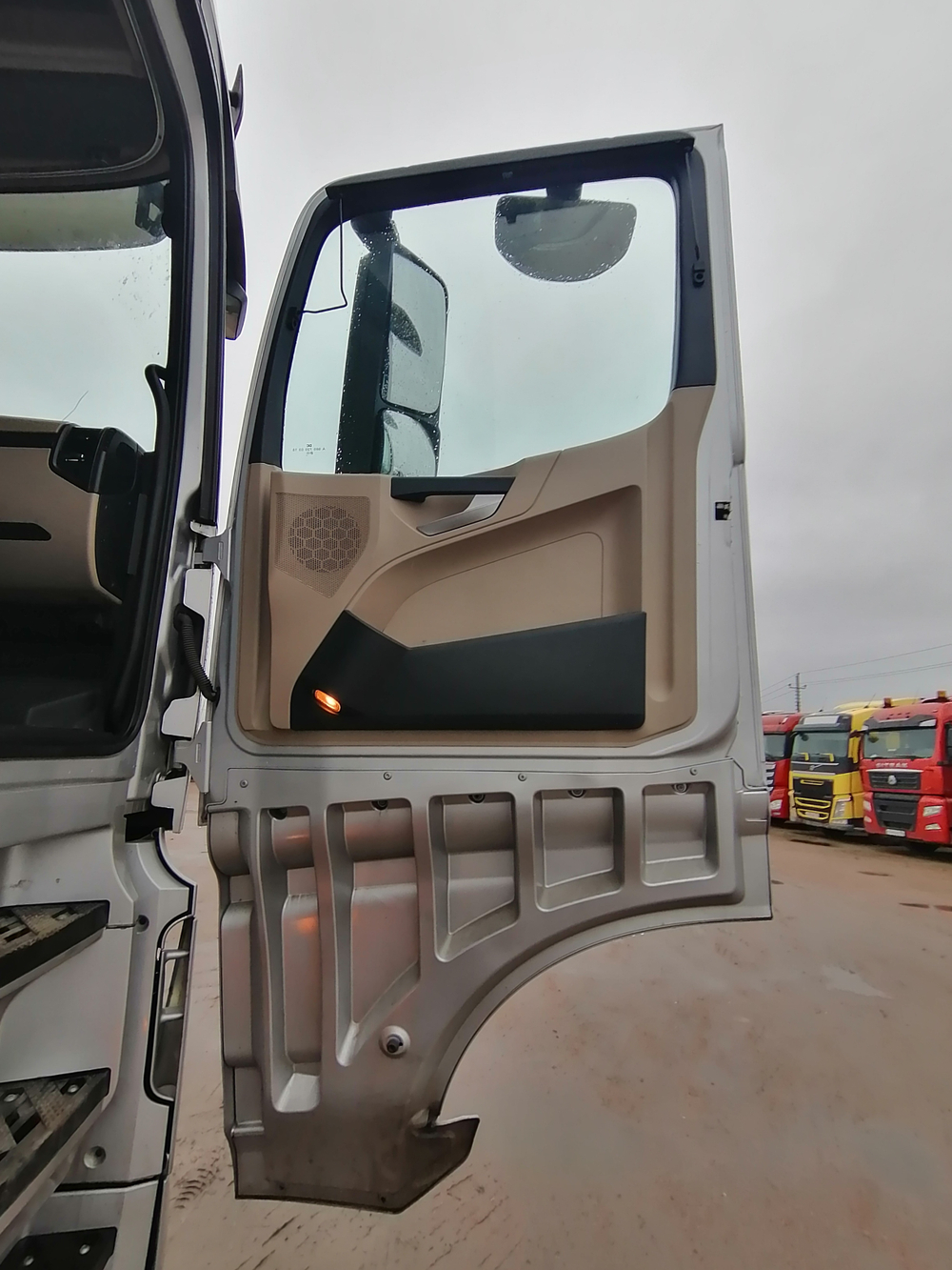 Mercedes-Benz ACTROS 4x2 Седельный тягач 1848 (Дизельный, 12,8 л, 476 л.с., АТ)