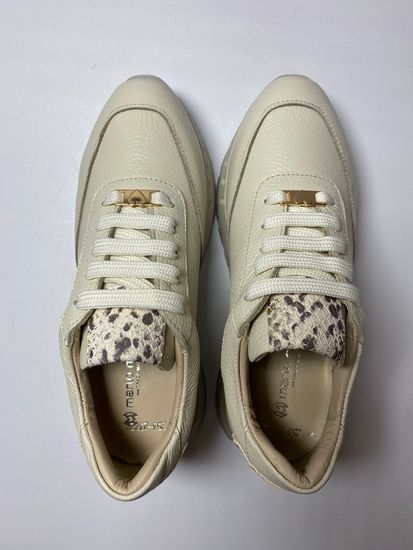 Кроссовки женские