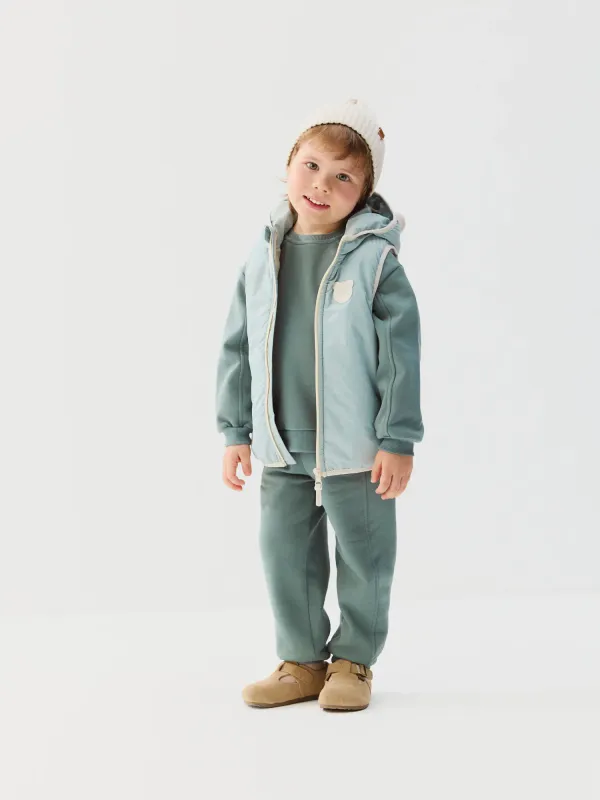 Жилет с капюшоном 