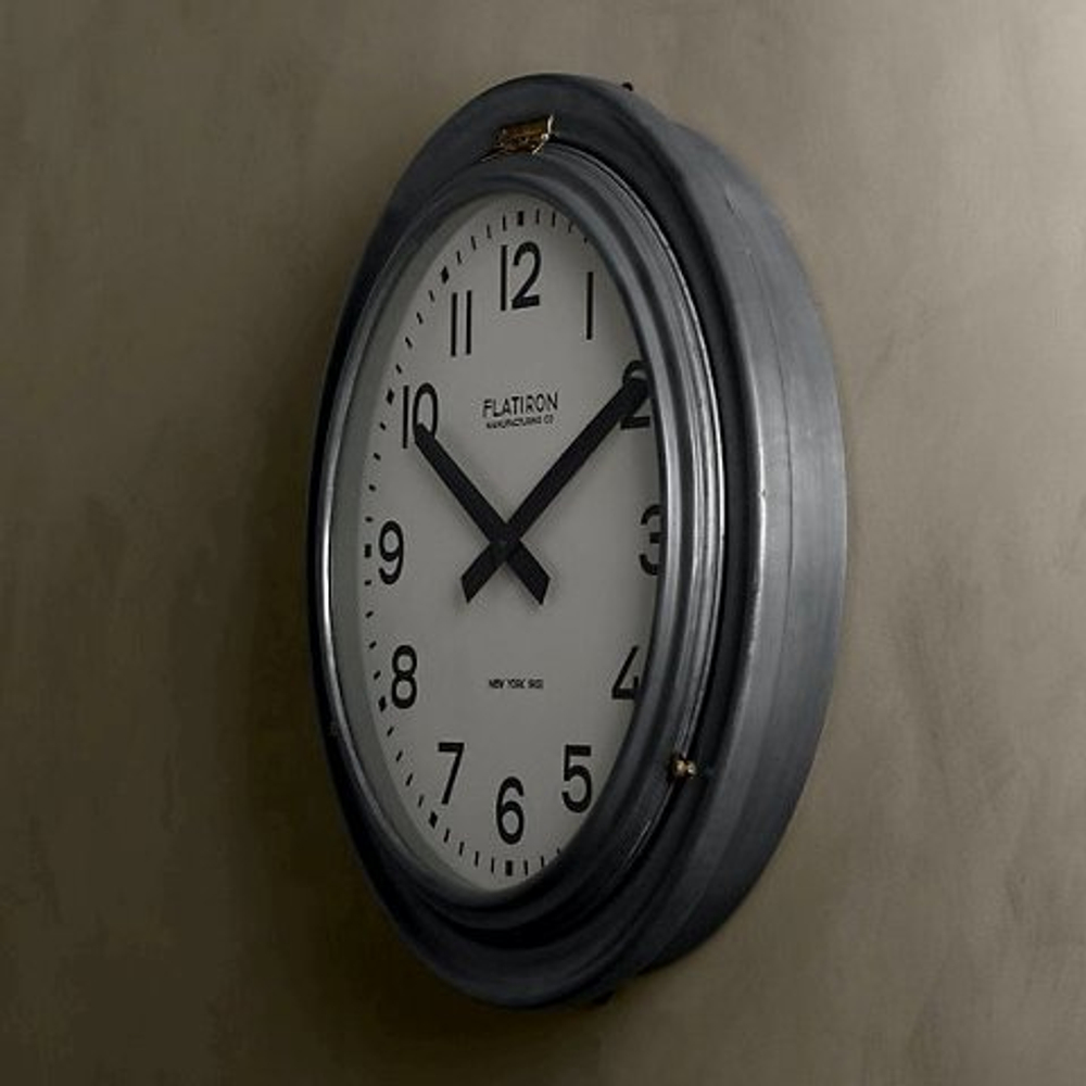 Часы настенные Restoration Hardware Дифрент большие США вид сбоку