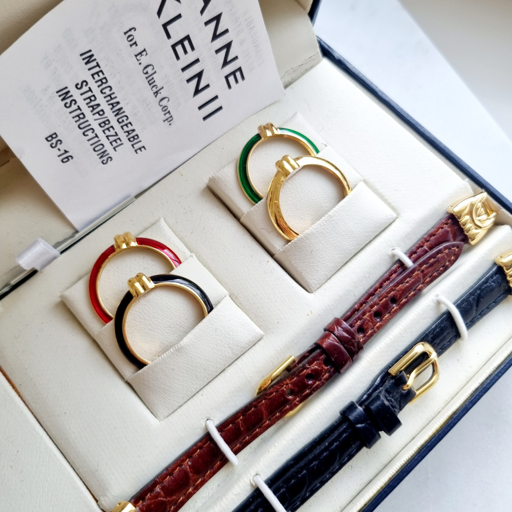 Часы Anne Klein со сменными безелями и ремнями
