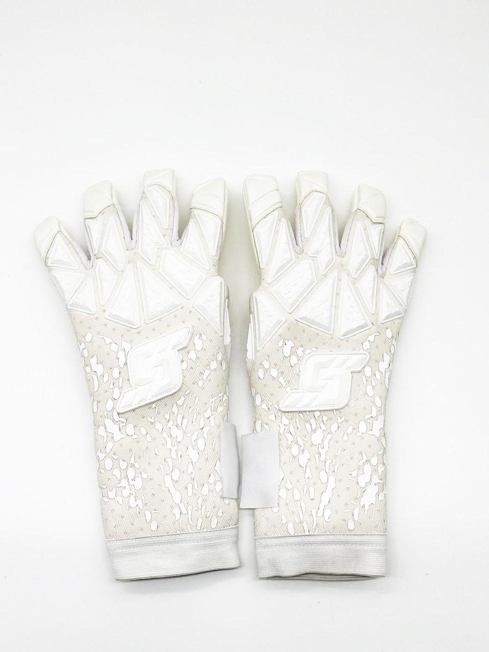 Вратарские перчатки футбольные Tigershop  белые
