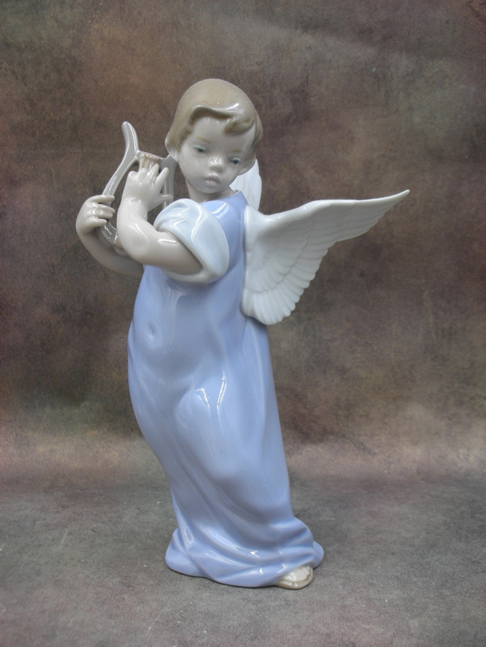 Статуэтка. Фарфор. Ангел с лирой. Lladro. Испания