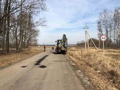 Начаты работы по ямочному ремонту подъездной дороги