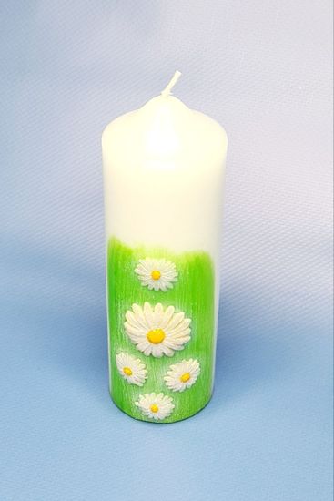Свеча с ромашками