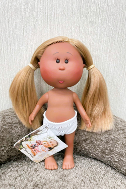 УЦЕНКА Кукла Nines виниловая 23см Little Mia без одежды (3199WN3)