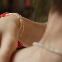 браслет из белого жемчуга с золотом