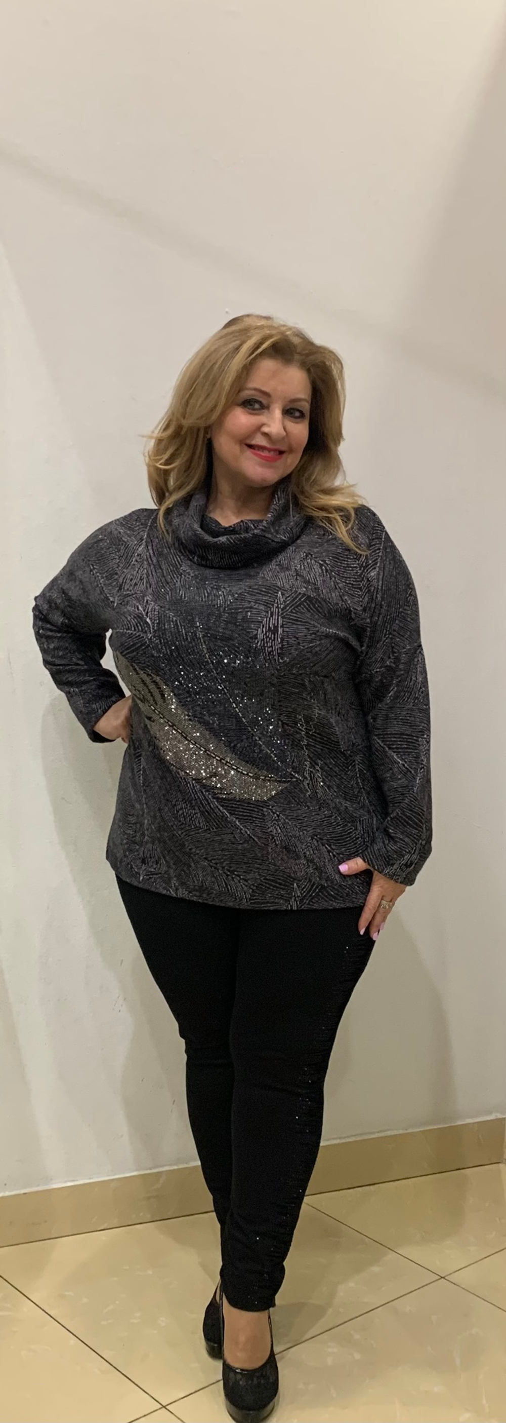 Нарядный джемпер-свитер