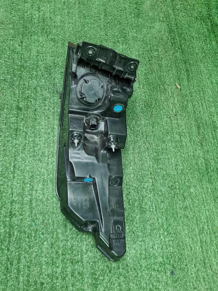 Фонарь левый внешний Genesis GV80 (2020-2023)