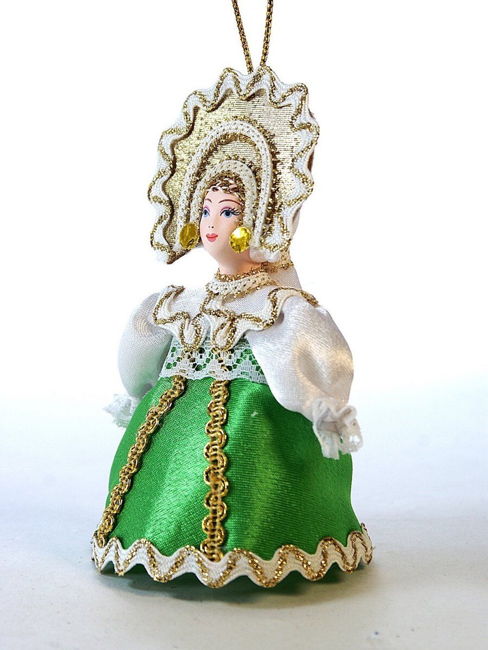 Кукла-подвеска девочка в кружевной душегрее.