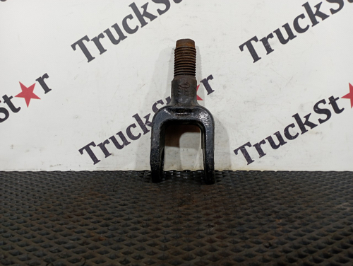 Крюк буксировочный