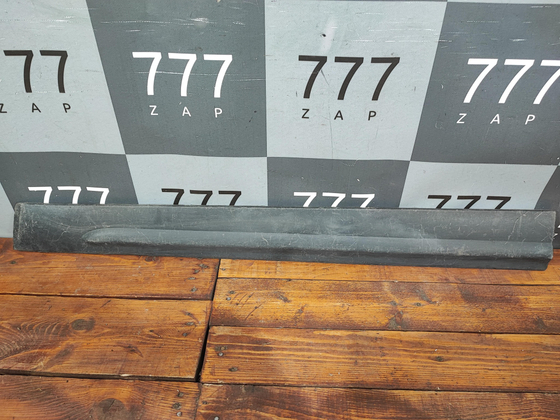 Накладка двери передней правой Kia Sorento 2 (XM) 09-20 Б/У Оригинал 877242p000