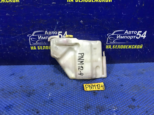 Бачок расширительный NISSAN LIBERTY 1998