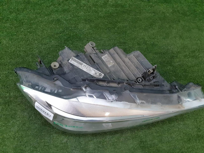 Фара правая BMW 3er F30 F31 (2011-2016) ксенон