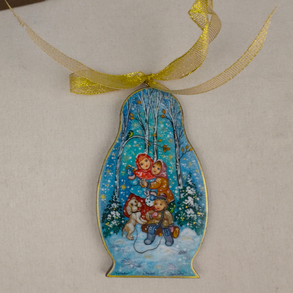 Сувенир Матрешка "Зимние забавы" с росписью Палех в подарочном футляре