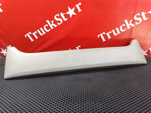 Накладка заднего бардачка 2018г.