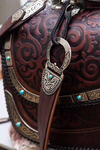 Кыргызское седло “Белек ээр”