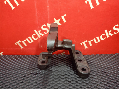 Кронштейн двигателя передний