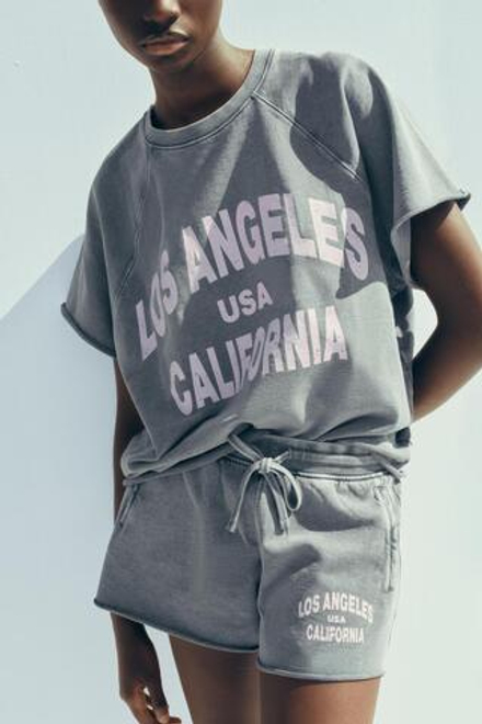 ZARA ТОЛСТОВКА ИЗ МЯГКОЙ ТКАНИ С ЭФФЕКТОМ ПОТЕРТОСТИ И НАДПИСЬЮ, АНТРАЦИТОВО-СЕРЫЙ