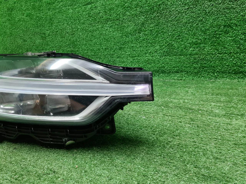 Фара правая Volvo XC60 2 (2017-2021) LED