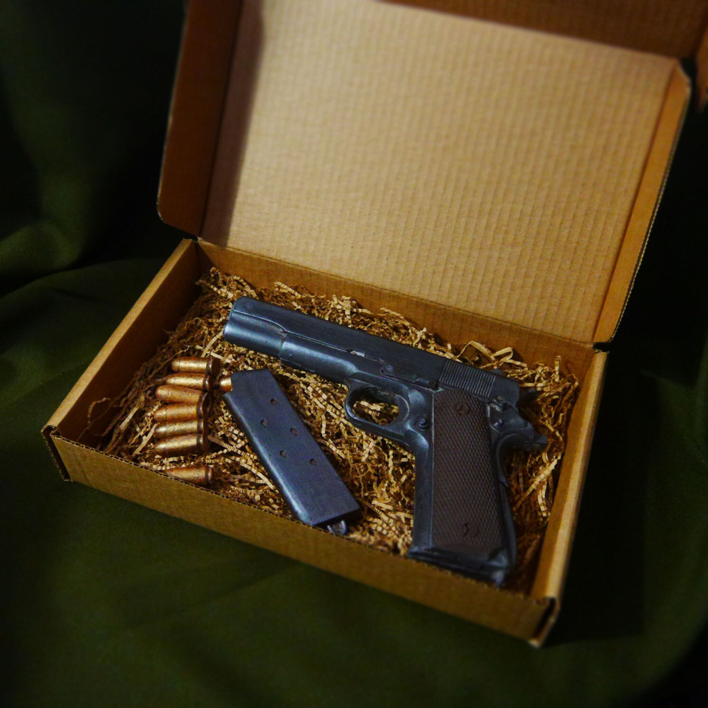 Шоколадный пистолет Кольт 1911