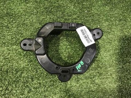 Кронштейн ПТФ левый Toyota Land Cruiser 200 (2015-2021)