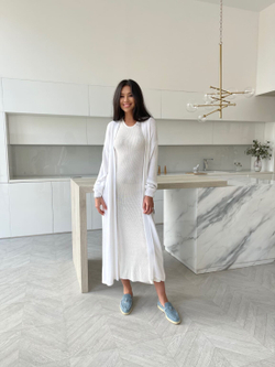 Платье MOREON с закрытым декольте, айвори