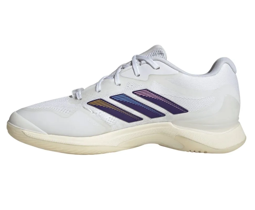 Женские теннисные кроссовки Adidas Avacourt 3 - footwear white/core purple/off white