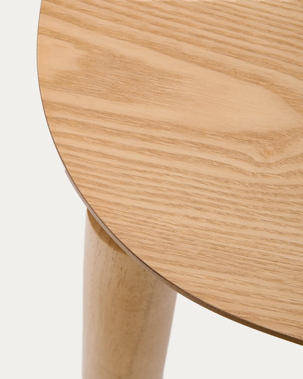 Квадратный стол Indara из шпона и каучукового дерева с натуральной отделкой 100 х 100