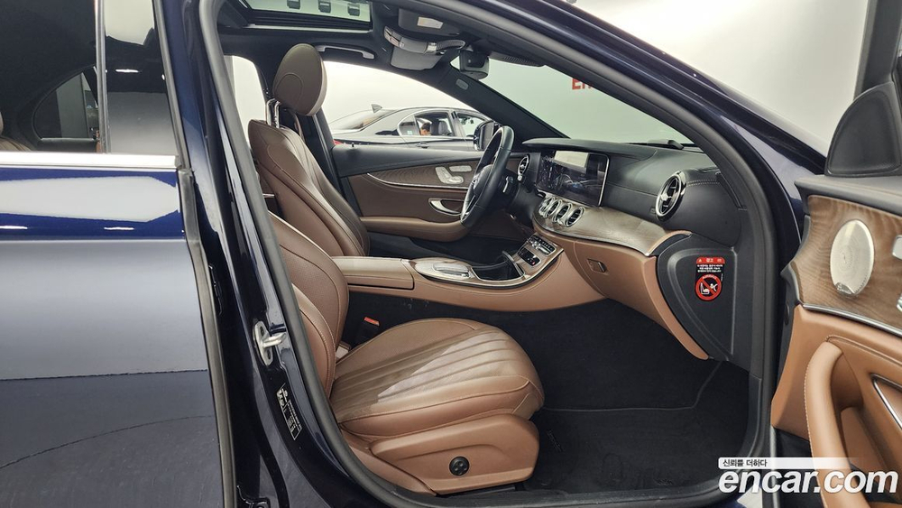 Mercedes-Benz E-Class W213 E300e 4MATIC Exclusive (03.2022)