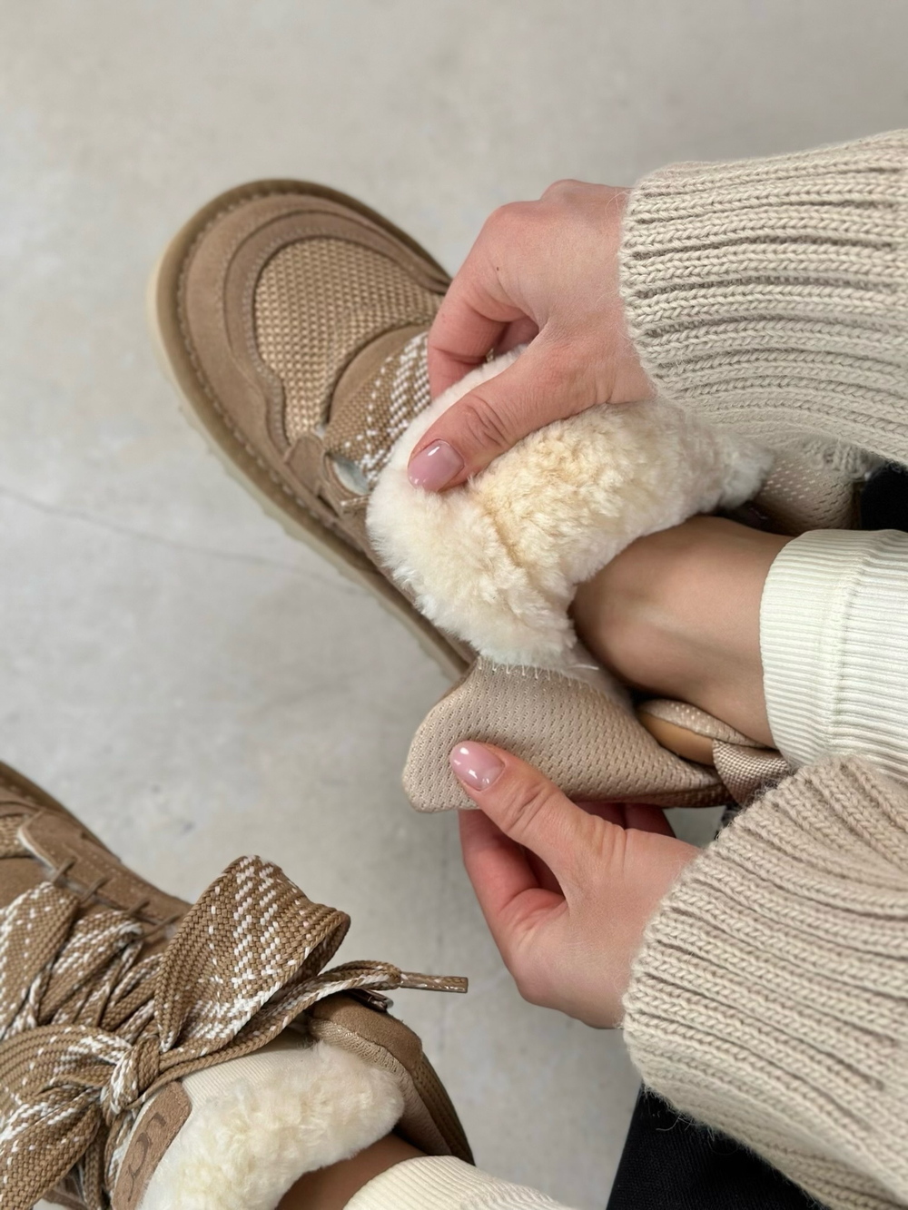 UGG