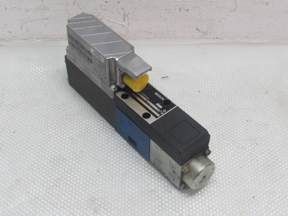 Bosch/Rexroth 4WRPE 6 W - 32SJ-2X/G24K0/A1M 0 811 404 143