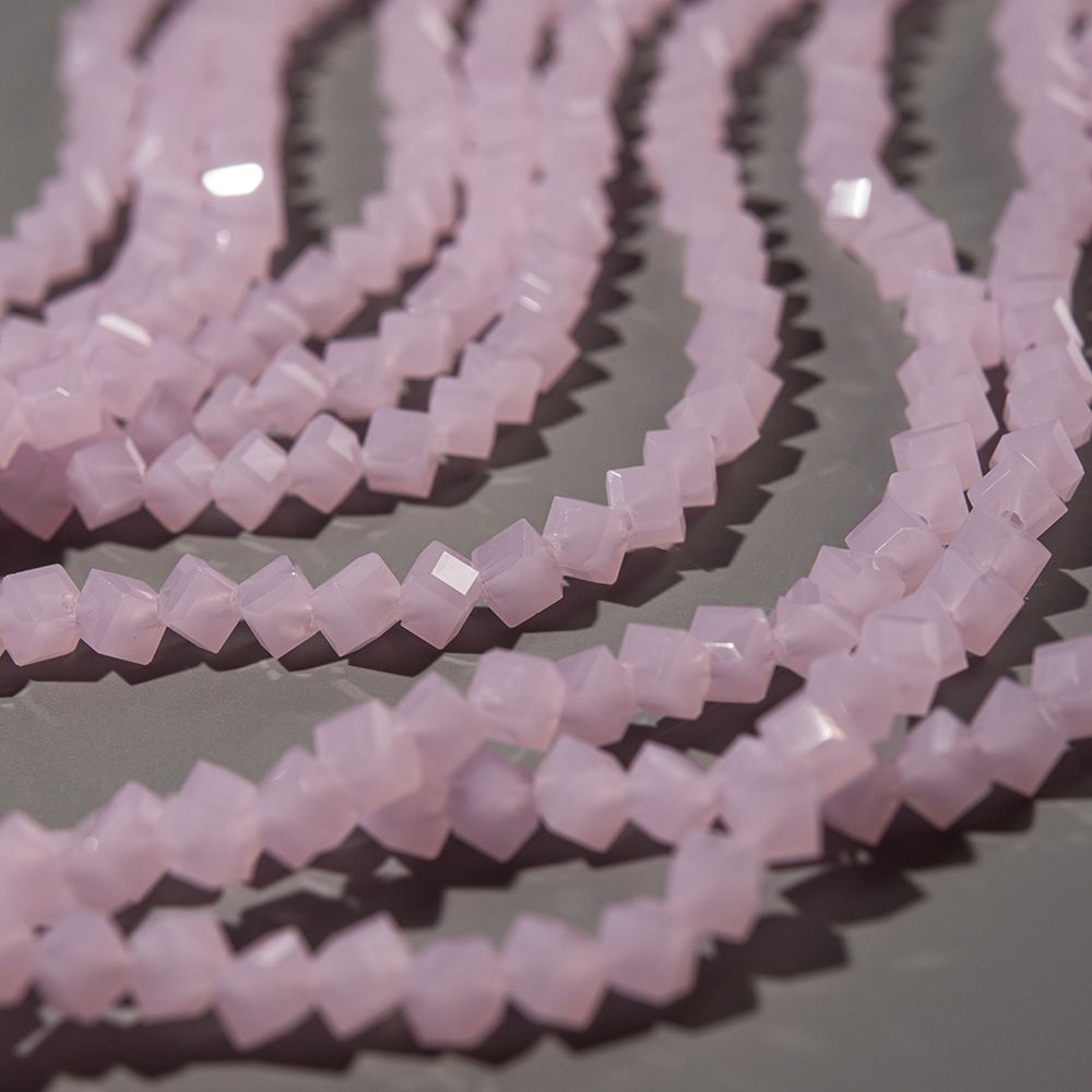 Хрустальные бусины, оттенок "Розовый опал", 5мм, куб с гранями