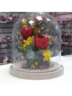 композиция из пионов, эвкалипта, лимониума