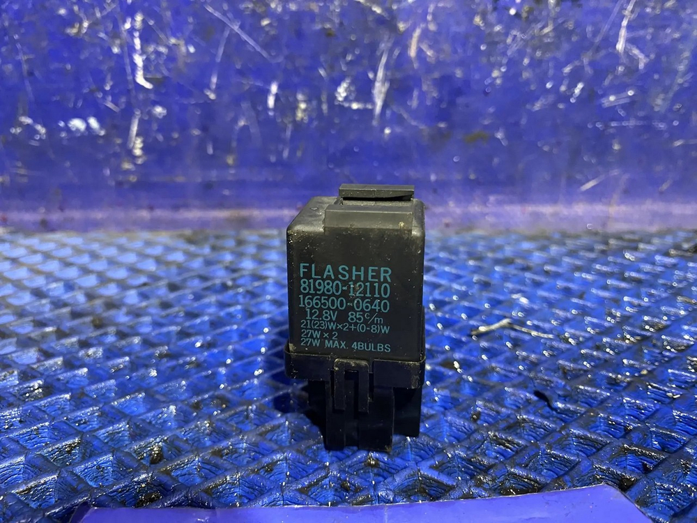 Реле поворотов TOYOTA CAMRY GRACIA 1999