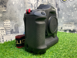 Canon EOS 1D Mark II (156.000 кадров)