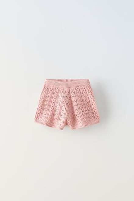 ZARA ШОРТЫ С КРУЖЕВОМ, СВЯЗАННЫМ КРЮЧКОМ, РОЗОВЫЙ