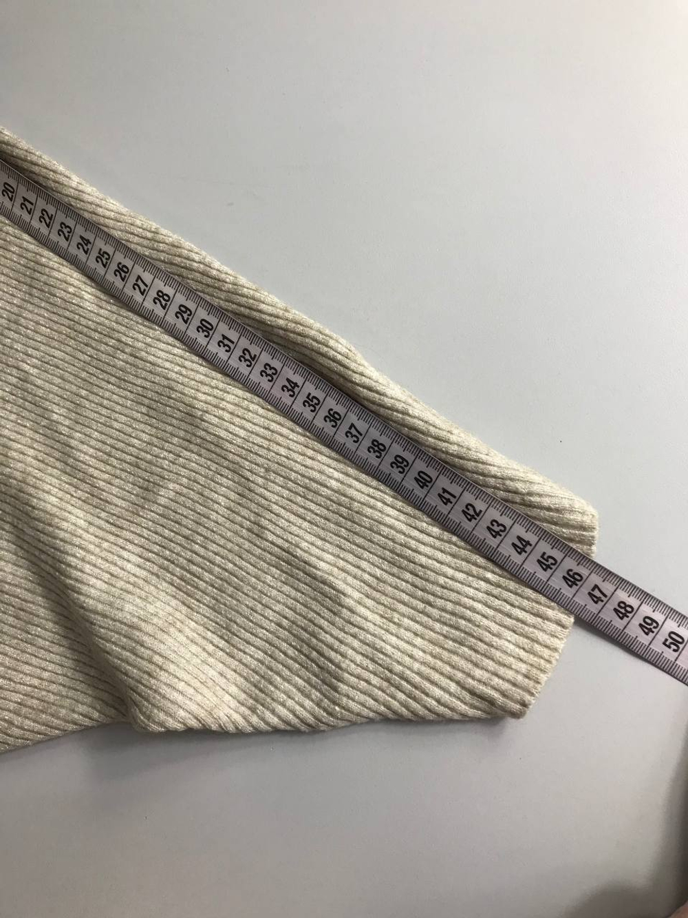 Джемпер свободного кроя с рукавом летучая мышь и красивой фактурой 48-50 размер