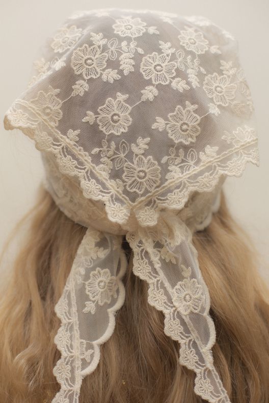 Косынка-мини "Оделось солнце в кружево" / Paki Paki