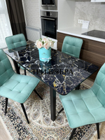 Стеклянный раздвижной стол "Черный мрамор" и стулья "ГУЧИ" тиффани