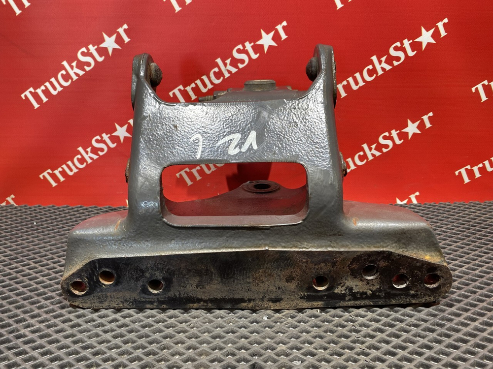 Кронштейн полурессоры передней