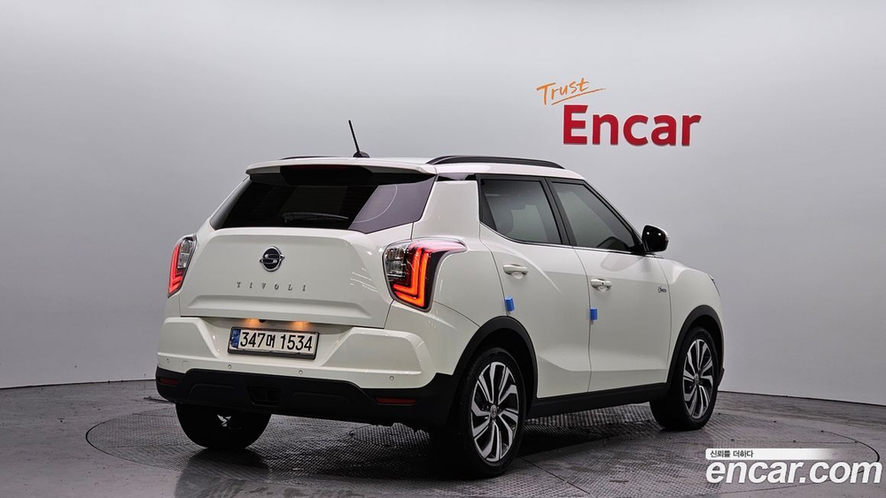 KG Mobility (Ssangyong) Very New Tivoli Бензин 1.5 2WD (11.2020)