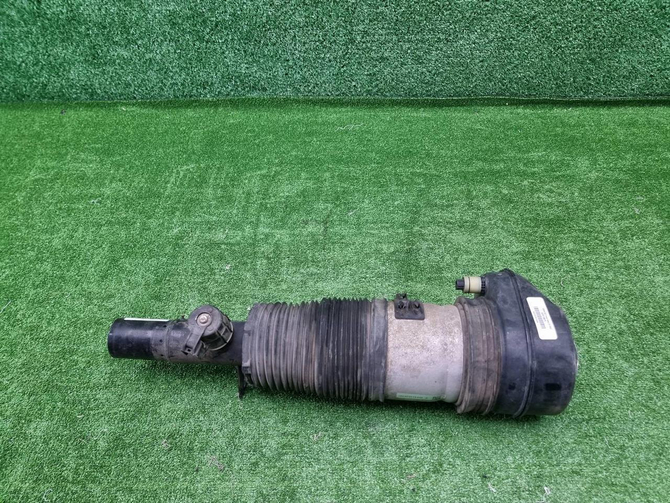 Стойка пневматическая передняя LH BMW X7 G07 19-нв