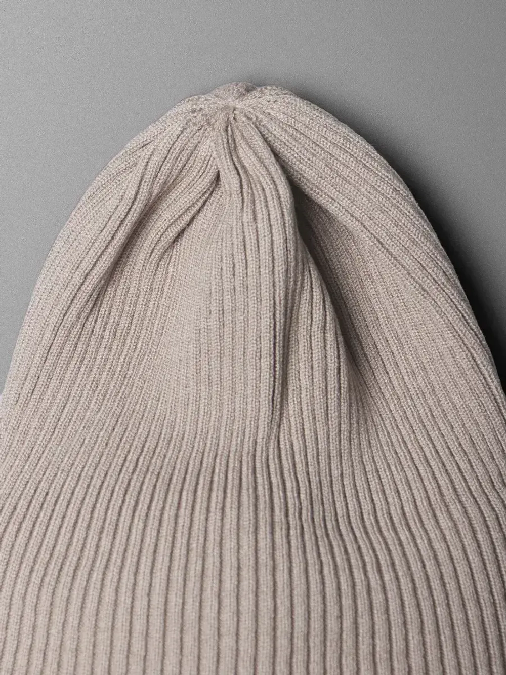 Женская шапка бини на осень