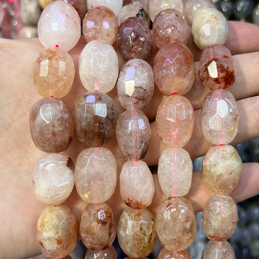 Кварц цветочный бусины 13-15х18-20 мм, мелкая грань, нитка 38 см