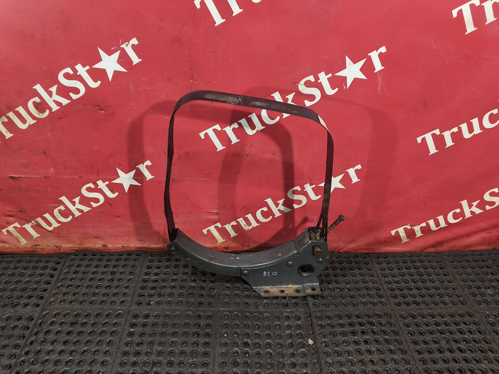 Кронштейн крепления топливного бака