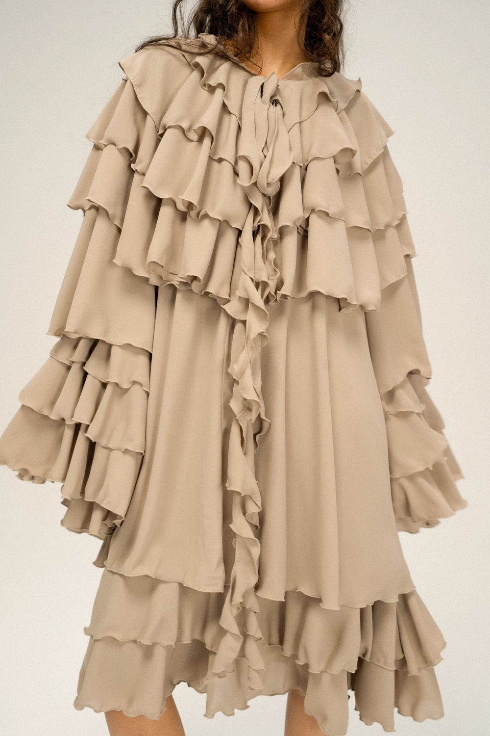 Платье с густыми рюшами