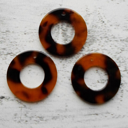 Подвеска, пластик, цвет черный+коричневый, размер 26 мм, цена за 2 шт